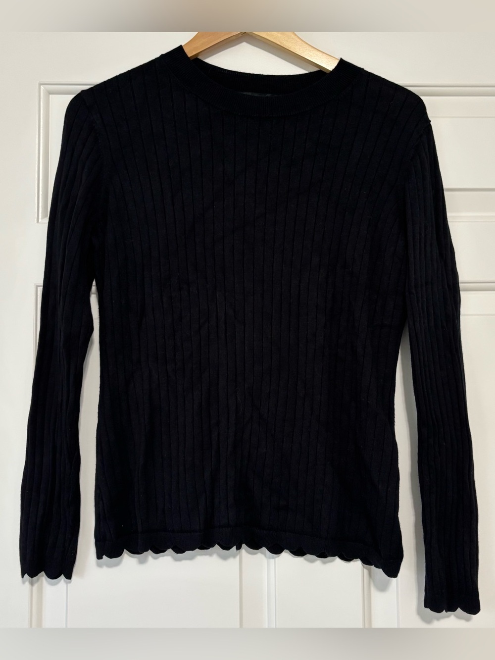 41 Hawthorn Black Ribbed Scallop-Hem Crew Sweater
